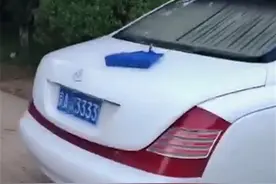 白富美的2台车，一台3333牌迈巴赫57S，另一台“劳斯莱斯版”G63图片