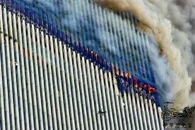 “9.11”事件真实老照片：男子绝望从106层跳下，小布什垂头丧气图片