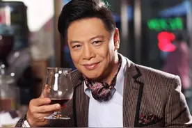 周星驰又一黄金搭档近况堪忧，59岁中风瘫痪，曾经貌美“如花”图片