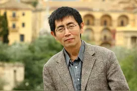 北岛为何一提到艾青就充满怨气？你看艾青当年做了多过分的事图片