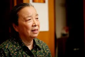 赵薇堕入深渊，容嬷嬷冲上热搜：原来，剧中的反派才是现实的正派图片