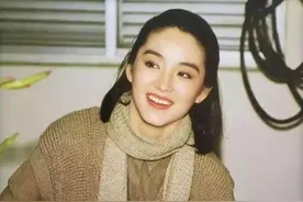 秦汉林青霞爱情长跑20年，林青霞40岁嫁人后，秦汉怎样了？图片