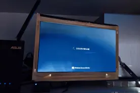 旧的笔记本坏了，不要浪费，把屏幕改造成显示器用吧图片