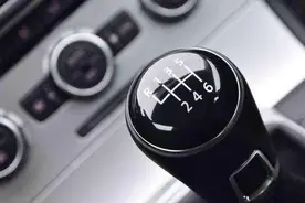 手动挡驾驶“八不要”，新手开手动挡容易犯的错，都在这儿了图片