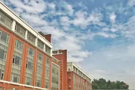 长春东师附中青华学校：志存高远 学求博深图片