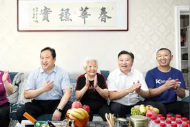 省体育局领导看望慰问奥运冠军王曼昱家人图片