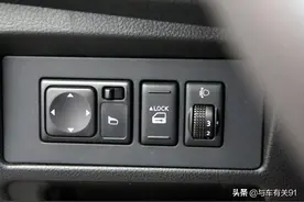 为什么大多数日系车不带自动落锁，是简配了吗？这就是根本原因图片