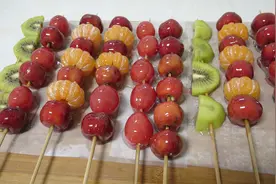 冰糖葫芦的详细做法，在家就能做出来，酸酸甜甜还是那个味