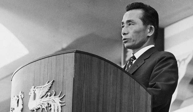 从“公主”到孤儿，从韩国总统到阶下囚，朴槿惠为何如此命苦？