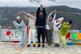 何猷君曾被前女友叫狗，分手一月恋上奚梦瑶，今对方成何超莲姐妹图片