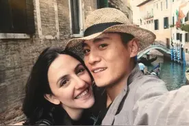 这个曾拯救了刘烨的女人上热搜了，结婚12年甜蜜如初，一双儿女人见人爱图片