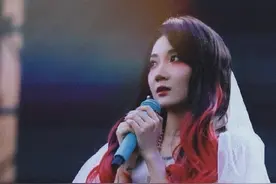 乃万音乐节一番对话，引起一些网友疯狂谩骂图片