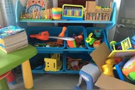 哈佛心理学专家：父母准备的玩具越多，孩子就越容易变笨图片