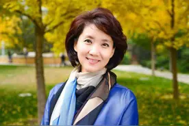 国民女神李修平：播音26年人美心善，57岁无儿无女留下遗憾图片