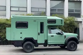 188万的硬核越野房车！汽油四驱V8澎湃动力，买它图片