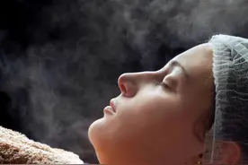 脸部的特殊保养(蒸汽熏脸)图片