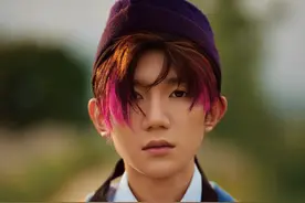 王源最新时尚大片曝光，大胆挑战粉色发型，诠释另类秋日浪漫图片