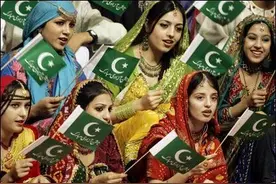 印度小伙来中国，装巴基斯坦人受到热情款待。很高兴：我演技真好图片