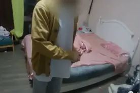 半夜，男子赤身裸体敲女室友的门“求抱抱”！「杭州交通918关注」图片