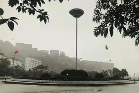 故城时光 | 还是记者证关火图片