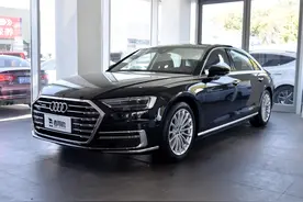 车长超5.3米，内饰奢华，6.6s破百，带你看奥迪A8图片