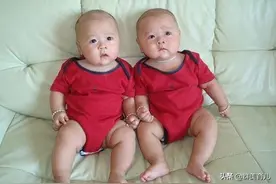 产妇产下2个宝宝，本以为是双胞胎，谁知竟不是，究竟怎么回事图片