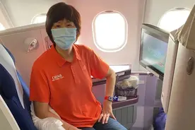 中国女排顺利回国！郎平霸气发声，姚迪紧随朱婷形影不离图片