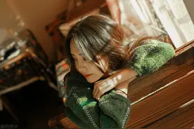 故事：时隔多年再遇初恋男神，他深情告白两次，我却都拒绝图片