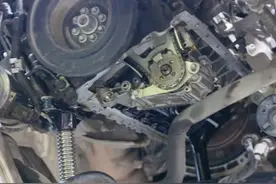 怪兽修车：翻新“车况极差”的二手宝马X5，见证"美女一手车"复活图片