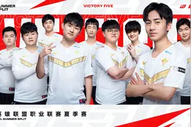 LPL夏季赛各大战队海报发布：比赛究竟谁在C？不用说太多了吧？图片