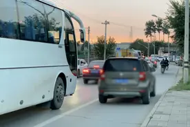 调查 | 期待多年，终于来了！这个路口将增加右转车道图片