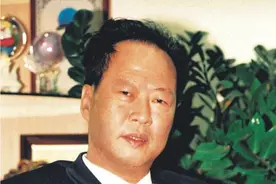 深圳隐形地产富豪！资产千亿却拒绝上市，还在国内捐款15亿图片