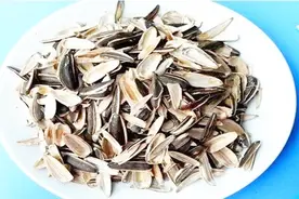 你家有吃剩的瓜子壳吗？原来它还有这么厉害的作用，看完才知道视频封面