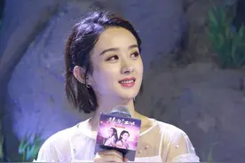 40岁冯绍峰发福？赵丽颖捂嘴偷笑：老公你都有双下巴了，快减肥图片