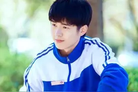 一见倾心的校园男神，杨洋白敬亭王一博胡一天，都没有“惊艳”图片