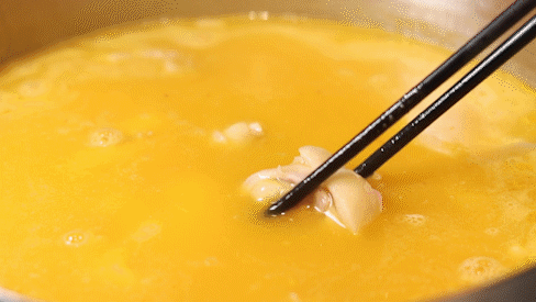 火锅店吃的有黄有稠的花胶鸡锅 2026年火锅店的花胶鸡汤 浓稠
