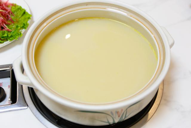 猪肚鸡可以放花胶吗 2026年猪肚鸡可以放花胶吗百度百科