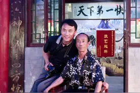 “缩骨功”的无奈图片