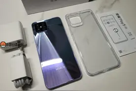 ​轻薄随身充电快，一块好屏不伤眼——荣耀Play5测评报告图片