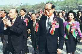 始末揭秘！上世纪70年代，李嘉诚是怎么实现“空手套白狼”的图片