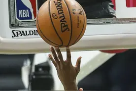NBA更换官方比赛用球：威尔胜将取代斯伯丁图片