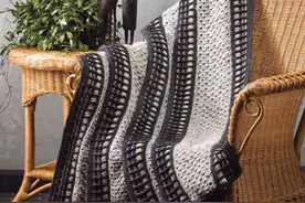 一组方形盖毯，钩针和棒针款，色彩有亮有暗，单色和拼色都漂亮图片