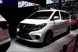 东风风行也开始搞增程式混动，定位中大型MPV，M7 REV图片