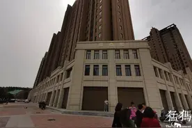 信阳一楼盘开发商捆绑销售储藏室，交房后业主发现面积严重“缩水”图片