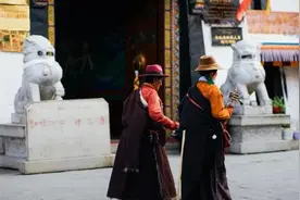 希阿荣博堪布：人们通常理解的无常，和对无常生出定解是两回事图片