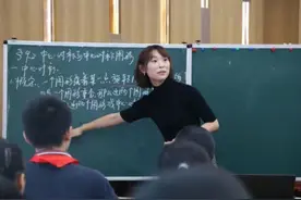 阅卷老师崩溃：谁能读一遍这个“烂字”就给500，网友：这钱难赚图片