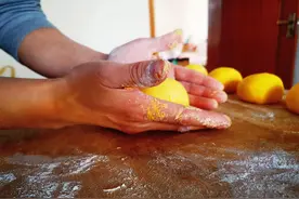 蒸馒头，千万不要直接上锅蒸？牢记3诀窍，馒头蓬松暄软不回缩图片