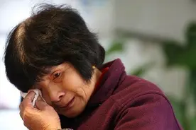 “真后悔只生了一个孩子”，52岁母亲的感叹，理由其实很现实图片