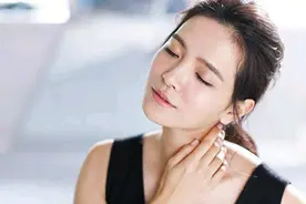 女性是否比同龄人老得慢，可观察身体这五个地方，装是装不出来的图片