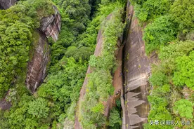 航拍广东丹霞山，大美景观气势恢宏，怪不得成为世界丹霞的命名地图片